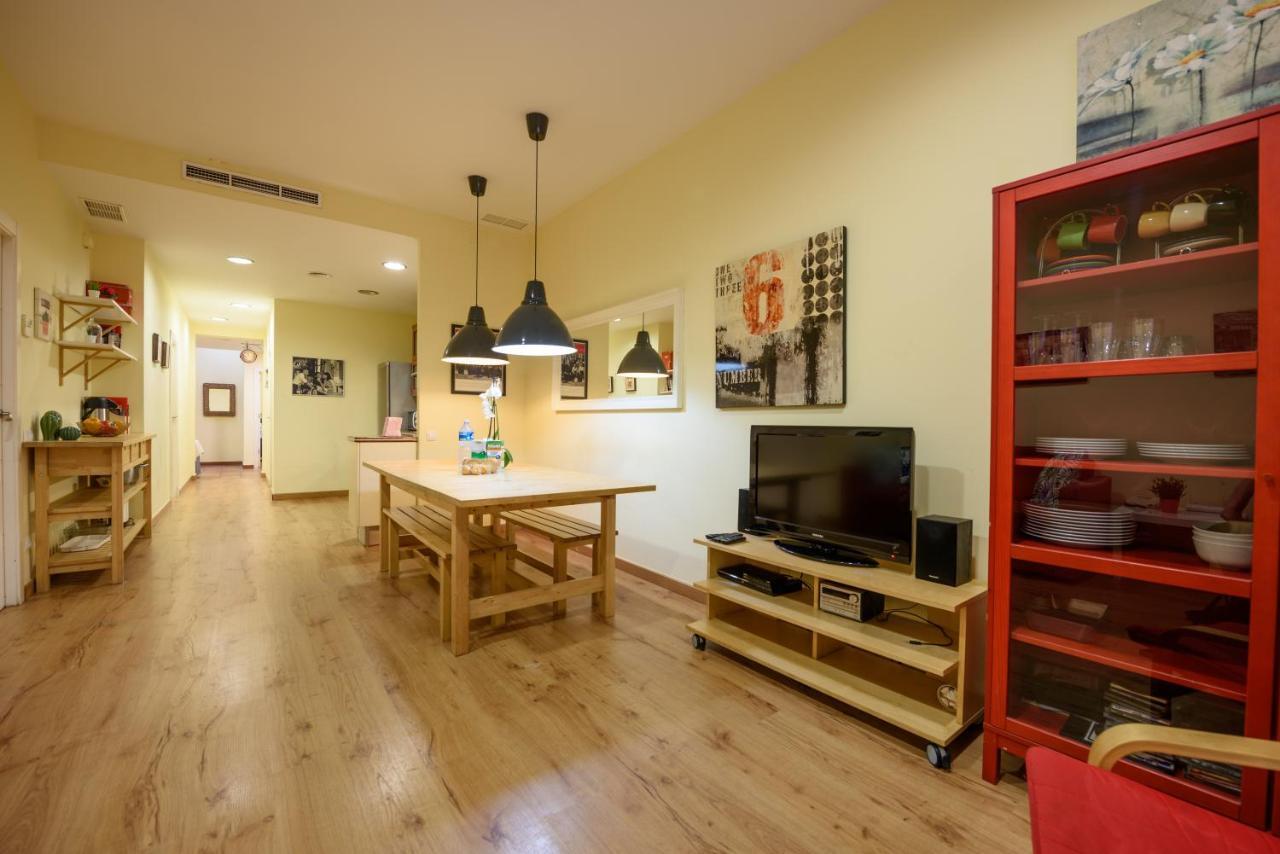 Ramblasrentals Chic & Spacious Flat Pool Table 15M Ramblas - Parking - Wifi برشلونة المظهر الخارجي الصورة