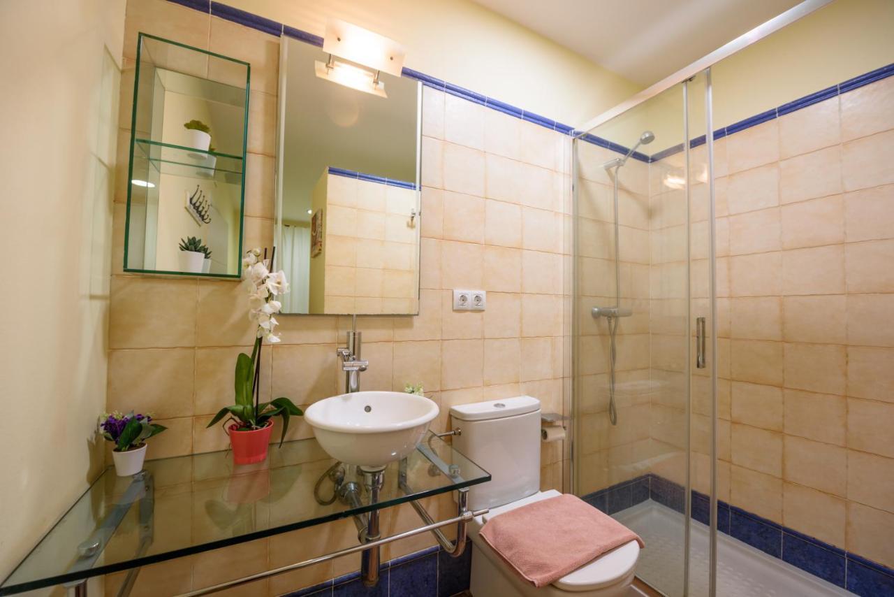 Ramblasrentals Chic & Spacious Flat Pool Table 15M Ramblas - Parking - Wifi برشلونة المظهر الخارجي الصورة