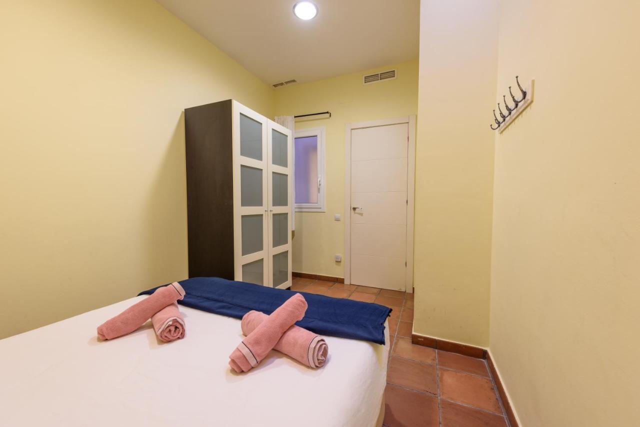 Ramblasrentals Chic & Spacious Flat Pool Table 15M Ramblas - Parking - Wifi برشلونة المظهر الخارجي الصورة