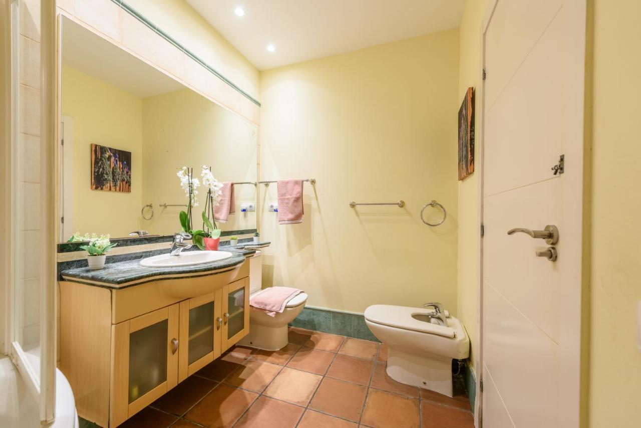 Ramblasrentals Chic & Spacious Flat Pool Table 15M Ramblas - Parking - Wifi برشلونة المظهر الخارجي الصورة