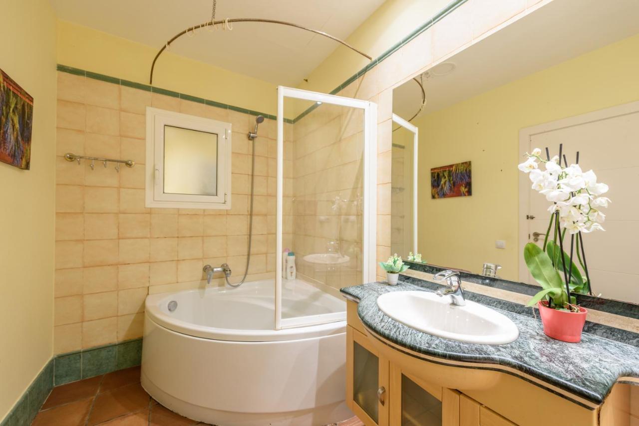 Ramblasrentals Chic & Spacious Flat Pool Table 15M Ramblas - Parking - Wifi برشلونة المظهر الخارجي الصورة
